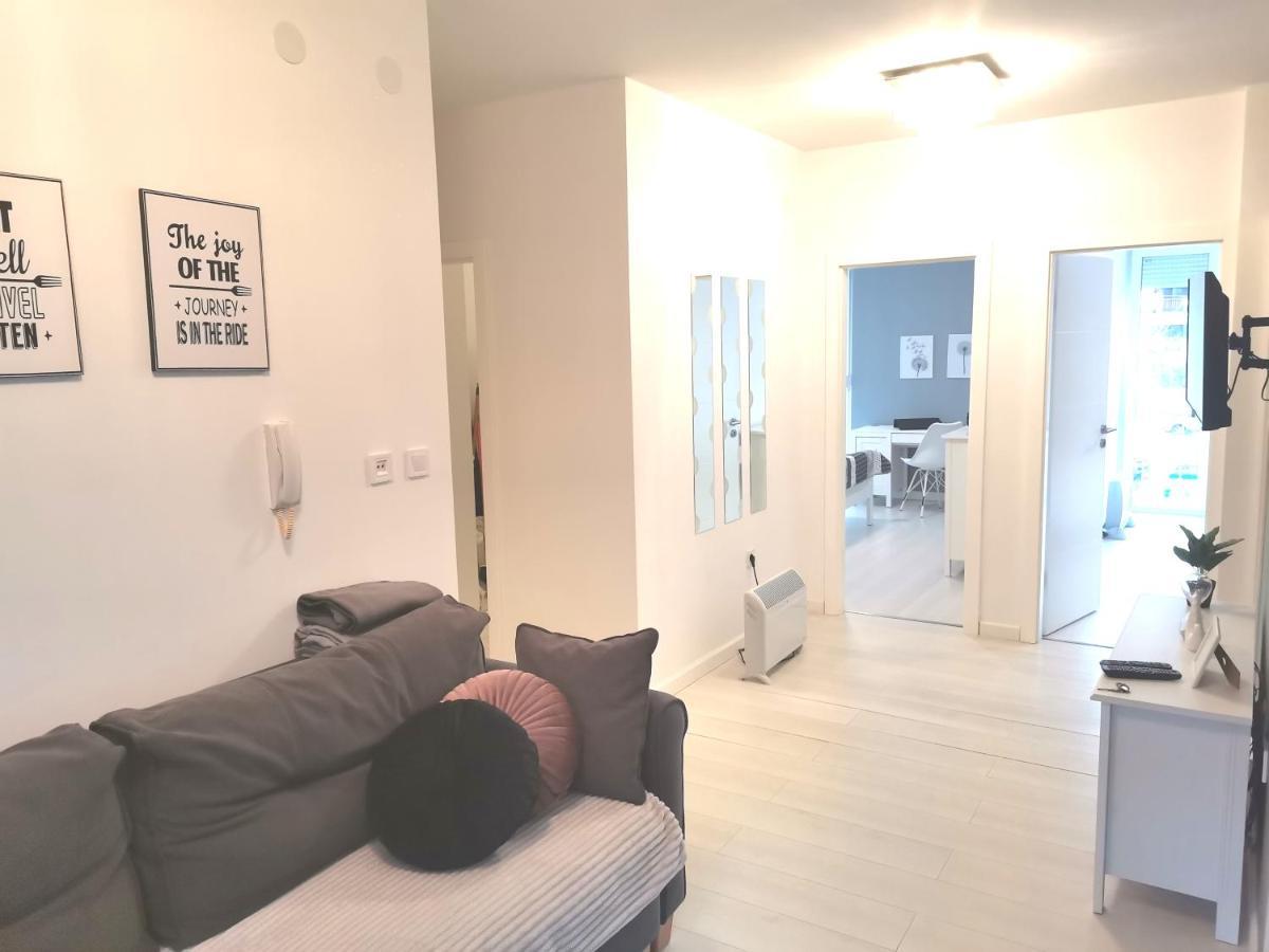 Residential Apartment สปลิท ภายนอก รูปภาพ